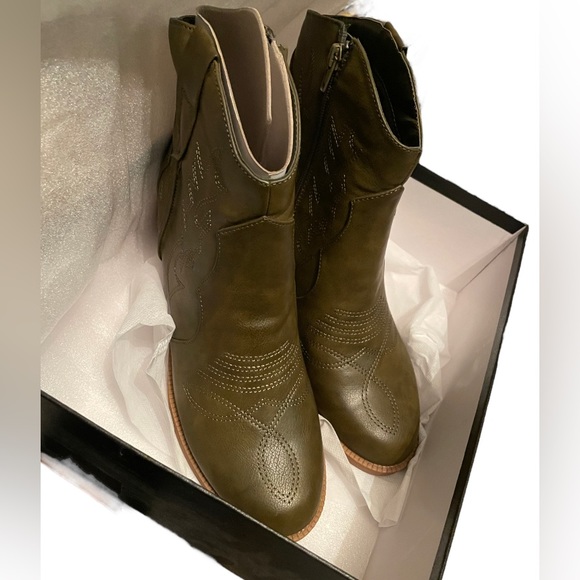 Western Style Boots NEW - Picture 3 of 5